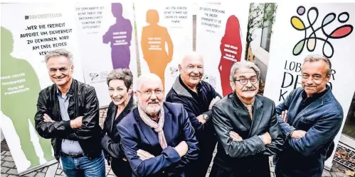  ?? RP-FOTO: ANDREAS BRETZ ?? Sie gründen eine „Lobby für Demokratie“: Dirk Sauerborn (v.l.), Bea Kallen, Ulrich Steller, Wilfried Johnen, Jürgen Gocht und Boris Bartels