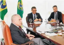  ?? MARCOS CORRÊA/PR ?? Brasília. Temer durante reunião com assessores e ministros