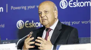  ?? /MASI LOSI ?? Minister of public enterprise­s Pravin Gordhan briefs the media about the power outages that have hit the country.