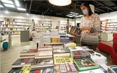  ?? Photo: Anouk Antony ?? Même s’il était parfois difficile de se procurer son livre par son libraire, celui-ci a été bien plébiscité en France pendant toute la crise de la Covid.