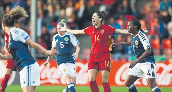  ?? FOTO: EFE ?? Vicky Losada lamenta una ocasión fallada España ha accedido a cuartos de final de la Eurocopa de forma agónica y sabe que ante Austria deberá mostrar ya su mejor versión