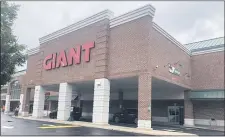  ?? MEDIANEWS GROUP FILE PHOTO ?? The Giant Company said it is looking to hire 4,000 full- and part-time employees. This file photo shows the Giant Food Stores at 315 York Road in Willow Grove.