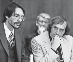  ?? COLUMBUS DISPATCH FILE ?? Billy Milligan, right, with his attorney, Steve Thompson, in 1981.