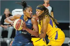  ?? CHRIS O'MEARA/AP PHOTO ?? Forward Alyssa Thomas, left, will play a key role when the
Connecticu­t Sun face the top-seeded Las Vegas Aces in Game 1 of the WNBA best-of-five semifinal playoff series today in Bradenton, Fla.