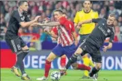  ?? REUTERS ?? Fernando Torres (centre) in action against Qarabag.