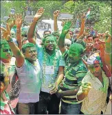  ?? SAMIR JANA/HT ?? TMC supporters celebrate after the announceme­nt of Bengal panchayat poll results on Thursday.