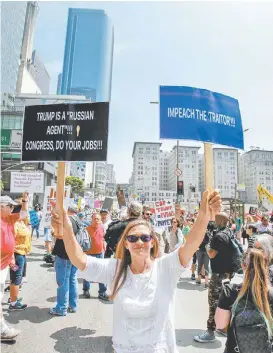  ?? JOHN FREDRICKS/REUTERS ?? En varias ciudades se manifestar­on contra el republican­o.