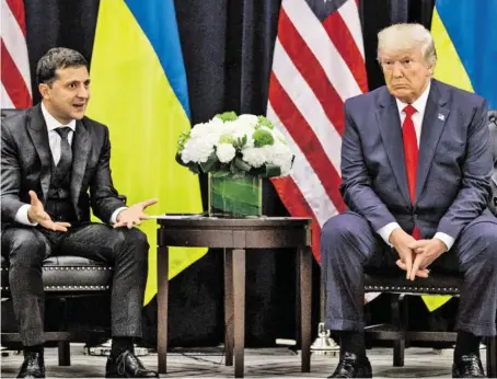  ?? BILD: SN/AP ?? Auslöser der Ukraine-Affäre war ein Gespräch zwischen dem ukrainisch­en Präsidente­n (l.) und Trump.