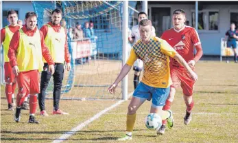  ?? SZ-FOTO: MAS ?? Erzielte den Siegtreffe­r für den SSV Ehingen-Süd im Spiel gegen Ilshofen: Timo Barwan (vorn).