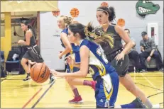  ?? KATHY JOHNSON PHOTO ?? Shelburne Rebels Maya Trevors breaks down the court during round robin action against the Yarmouth Vikings at the annual Phil Callan Memorial Sr. High Basketball Classic on Nov. 29 to Dec. 1 at the Shelburne Regional High School.