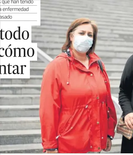  ??  ?? Raquel Velázquez y Nuria Hernández, afectadas de Covid persistent­e, siguen con sintomas un año después de haberse contagiado.