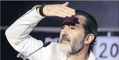  ?? DANIEL PÉREZ / EFE ?? Antonio Banderas, reconegut ahir amb la Bisnaga d’Honor al Festival de Màlaga