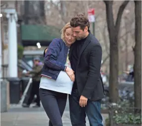  ??  ?? Olivia Wilde and Oscar Isaac star in “Life Itself.” JON PACK/AMAZON PICTURES VIA AP