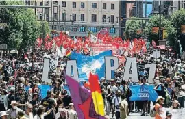  ?? J.J. Guillén / EFE ?? FUENTE: LLYC / BRANDWATCH. Datos obtenidos a partir del análisis del intervalo principal de la conversaci­ón del 1 de febrero al 8 junio del 2022
LA VANGUARDIA
Una imagen de la protesta contra la OTAN, el domingo, en Madrid
