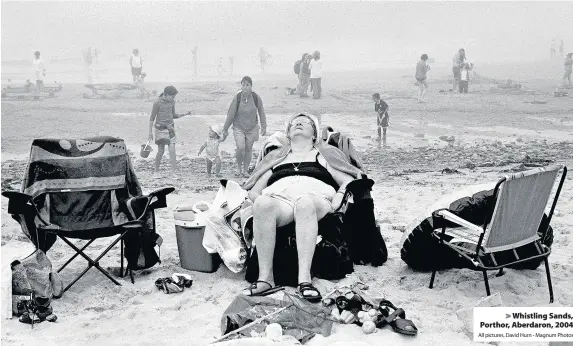  ?? All pictures, David Hurn - Magnum Photos ?? > Whistling Sands, Porthor, Aberdaron, 2004