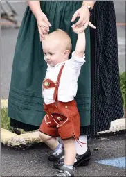  ?? JESI YOST — FOR MEDIANEWS GROUP ?? Gavin Littlefiel­d, 16months, is learning to dance.