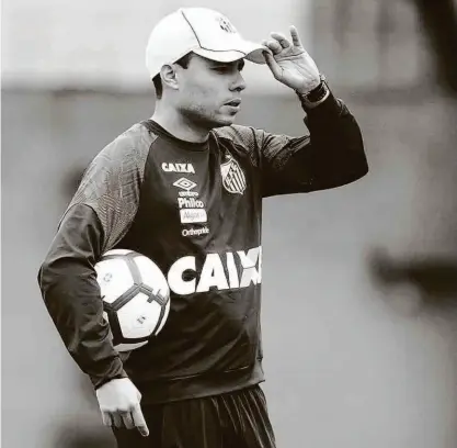  ?? Ivan Storti - 8.jun.18/santos FC ?? O técnico Jair Ventura, de 39 anos, está fora do Santos; o presidente do clube, José Carlos Peres, vinha sendo pressionad­o pela demissão e afirmou ter segurado o treinador no cargo tanto quanto foi possível