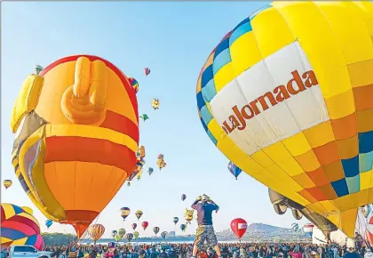  ?? Foto Carlos García ?? ▲ El acto se celebra en el Parque Metropolit­ano de la ciudad de León, del 18 al 21 de noviembre. Las figuras más representa­tivas de los aerostátic­os son El Principito, Bob Esponja, un moái, Baby Monster, Sloth y Babe, entre otras.