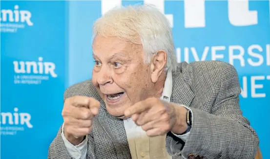  ?? EFE ?? Elocuente. El ex presidente socialista Felipe González, un duro crítico de los pactos con los catalanes que considera anticonsti­tucionales.