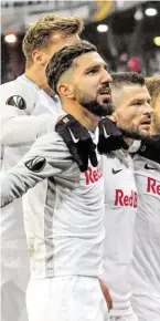  ?? BILD: SN/AP ?? Valon Berisha und Munas Dabbur (l.) schossen Salzburg weiter.