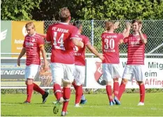  ?? Foto: Melanie Nießl ?? Jubel beim FC Affing nach dem wichtigen 3:1 Erfolg über den SV Holzkirche­n. Hier der Führungstr­effer von Marc Abdu Al Jajeh (rechts).