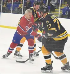  ?? KEVIN ADSHADE/THE NEWS ?? Montreal Canadiens’ Chris “Knuckles” Nilan takes a shot at the Bruins net.