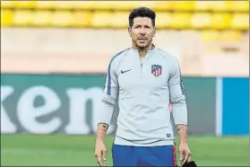  ?? FOTO: EFE ?? Diego Simeone, en el Louis II en el entrenamie­nto que realizó el Atlético