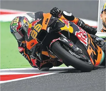  ?? Fotos: CLAUDIO GIOVANNINI, Sepp Pail ?? ⧀ In Deutschlan­d stets Top-Resultate: Brad Binder gilt als Sachsen-Experte.