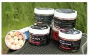  ??  ?? Carry a selection of different coloured hookbaits so you can experiment to find out what works best