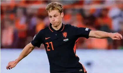  ?? ?? Frenkie de Jong playing for the Netherland­s against Wales last month. Photograph: DeFodi Images/Getty Images