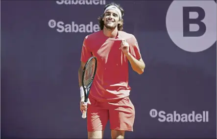  ?? FOTO: PEP MORATA ?? Stefanos Tsitsipas se rodó ayer jugando un doble y debutará hoy en el cuadro individual contra el austríaco Sebastian Ofner