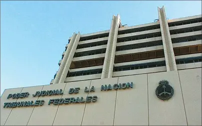  ??  ?? TRIBUNALES FEDERALES. La Corte Suprema de Justicia de la Nación ordenó trasladar personal del Juzgado Federal 3 al 1, para atender causas de lesa humanidad como el expediente 'Gómez Miguel Angel'.