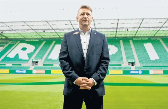  ??  ?? Kleider machen Leute, Zoran Barisic ist bei Rapid nun für den gesamten Sportberei­ch verantwort­lich.