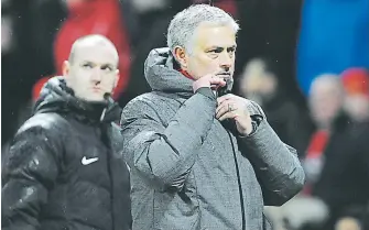  ?? FOTO: AP ?? El entrenador del Manchester United convocó al delantero Alexis Sánchez para duelo de Copa contra modesto Yeovil, hoy a las 2:00 de la tarde.