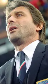  ??  ?? Nel mirino Antonio Conte, 45 anni, c.t. azzurro dal 19 agosto 2014 (Canoniero)