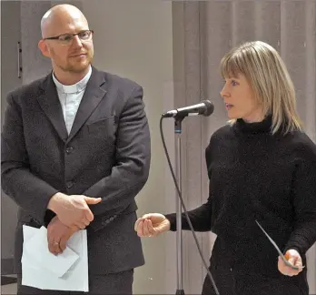  ?? Photo by Matthew Liebenberg ?? Safe Places Manager Kelly Schafer speaks about the initiative at the St. Stephen's Anglican Church, Nov. 18. Standing next to her is Rev. Chris Dowdeswell.