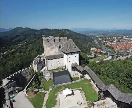  ?? Samec Foto Blaž ?? Stari grad je odprt vse dni v letu, poleg izjemne zgodovine pa ponuja tudi krasen razgled na mesto.