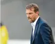  ??  ?? Zwei Spiele, null Punkte, 0:8 Tore: Markus Weinzierls Start beim VfB Stuttgart verlief nicht direkt optimal. Foto: Witters