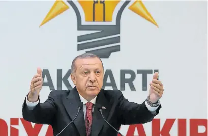  ?? AP ?? Ofensiva. El presidente turco Recept Erdogan no habla directamen­te del tema, pero si sus funcionari­os.