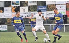  ?? RP-FOTO: ARCHIV/KÖHLEN ?? Talha Demir (M.) im Heimspiel des VfB 03 gegen Nettetal.