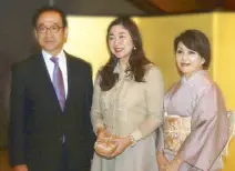  ?? Photos by RAMON JOSEPH J. RUIZ ?? Taguig City Mayor Lani Cayetano (center) with Ambassador Koji Haneda and wife Ihoko.