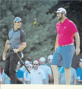  ?? FOTO: AP ?? Rahm, ayer con McIlroy. Jon jugará con Jordan Spieth y Justin Rose, triple ‘Jota’ de lujo