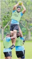  ?? Picture: BALJEET SINGH ?? Epeli Radaniva during a training session at Internatio­nal School grounds in Nadi.