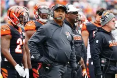  ?? FRANK VICTORES/THE ASSOCIATED PRESS ?? Fired on Black Monday, Cincinnati’s Marvin Lewis is the most senior of NFL head coaches who lost their jobs this season. In 16 seasons leading the Bengals, Lewis never won a playoff game in seven appearance­s.