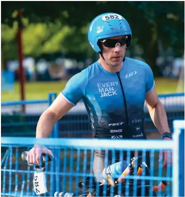  ??  ?? ABOVE Robert Johnson in transition at the Vancouver Triathlon