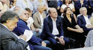  ?? LaPresse ?? In piazza Leoluca Orlando, Massimo D’Alema, Pier Luigi Bersani, Laura Boldrini e Pisapia a Roma, il 1° luglio