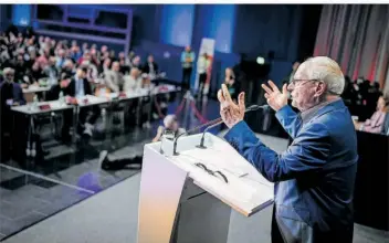  ?? FOTO: KAY NIETFELD/DPA ?? Oskar Lafontaine spricht beim ersten Parteitag des Bündnis Sahra Wagenknech­t in Berlin.