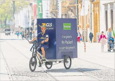  ?? [ GLS ] ?? In den Innenstädt­en von Graz (Bild) und Wien gehören sie bereits zum Stadtbild: Cargo-Bikes.