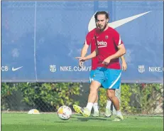  ?? FOTO: FCB ?? Óscar Mingueza fue la noticia positiva del entrenamie­nto