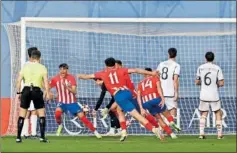  ?? ?? Mariano marca el 1-0 ante el Real Madrid Castilla.